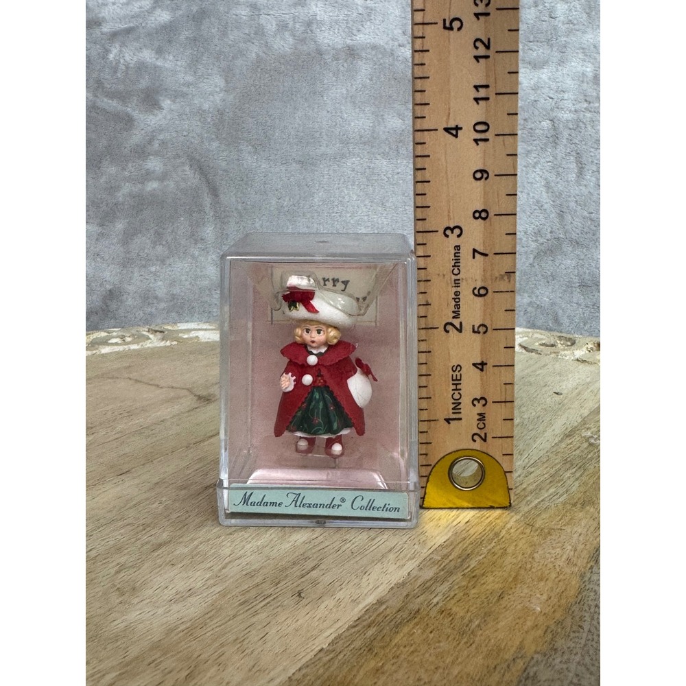 Hallmark Madame Alexander Christmas‎ Holly 2001 Miniature Figurine Red Coat Case